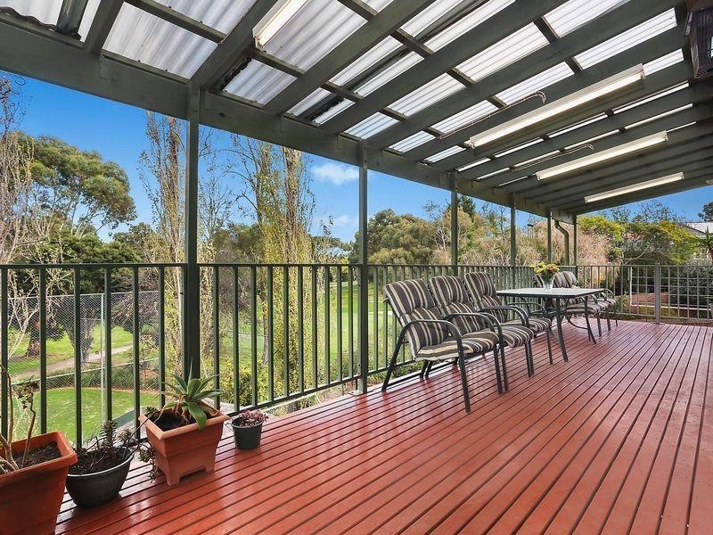 44 Oakpark Drive, Chadstone VIC 3148