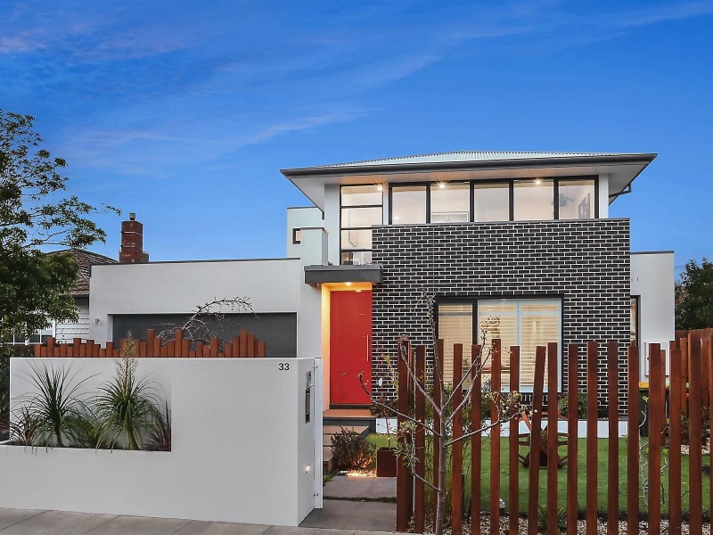 33 Lindsay Street, Mckinnon VIC 3204