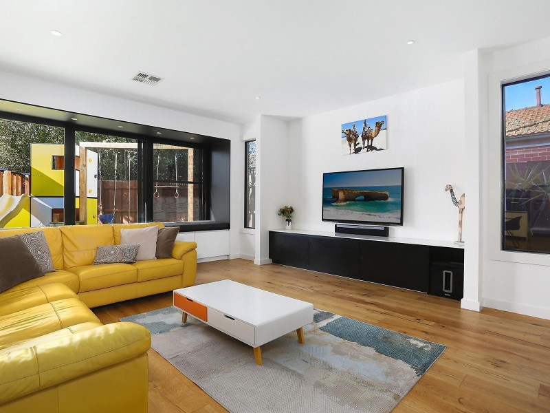 33 Lindsay Street, Mckinnon VIC 3204