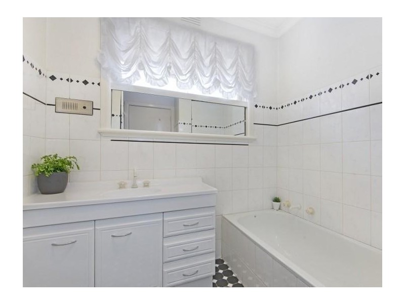 11 Bellerive Avenue, Mount Waverley VIC 3149