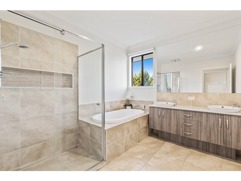 23 Ian Grove, Mount Waverley VIC 3149