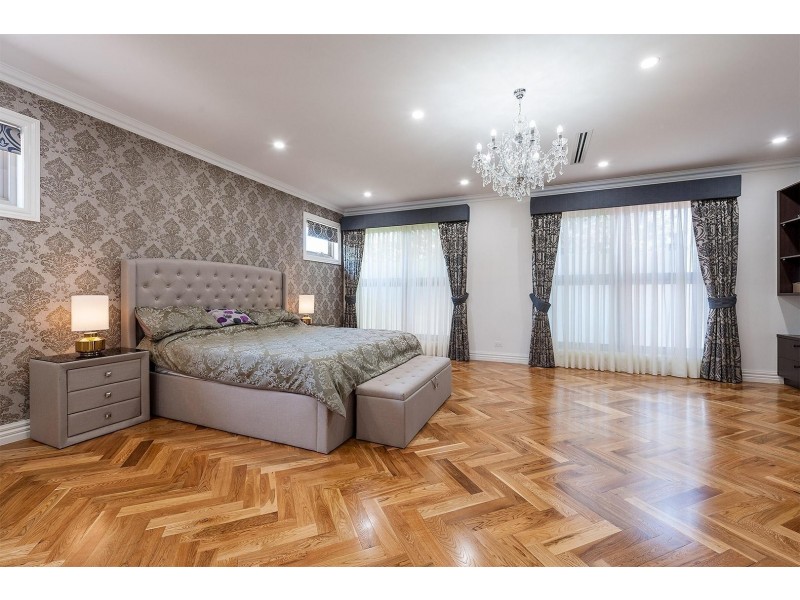 15 Larch Crescent, Mount Waverley VIC 3149