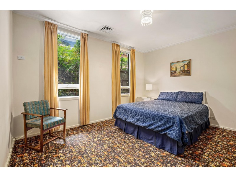 25 Kalymna Grove, Chadstone VIC 3148