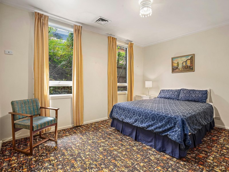 25 Kalymna Grove, Chadstone VIC 3148