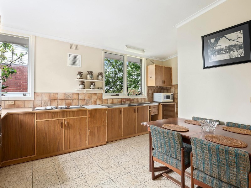 25 Kalymna Grove, Chadstone VIC 3148