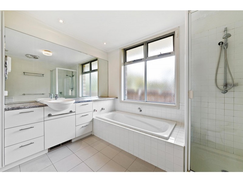 7 Montclair Avenue, Glen Waverley VIC 3150