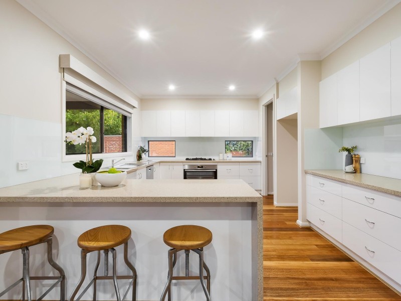 15 Bingley Avenue, Notting Hill VIC 3168