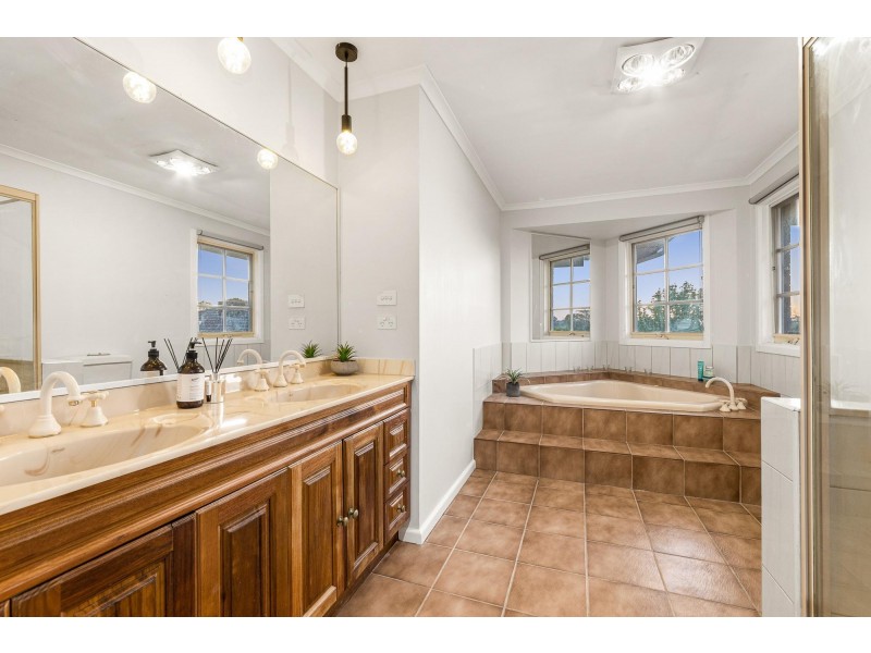 3 Randall Court, Mount Waverley VIC 3149