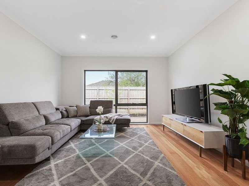 2/18 Swayfield Road, Mount Waverley VIC 3149