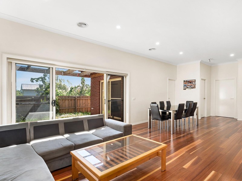 2/5 Kingsley Grove, Mount Waverley VIC 3149