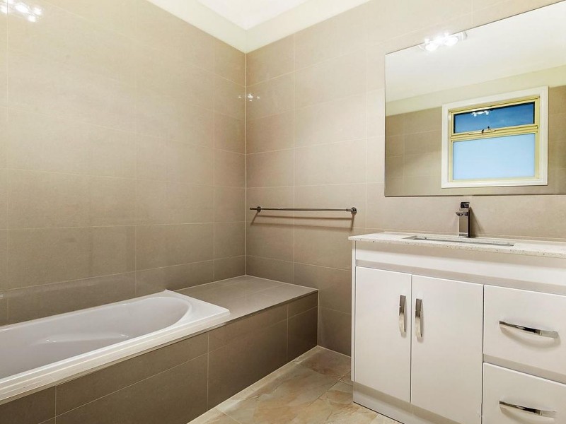 2/5 Kingsley Grove, Mount Waverley VIC 3149