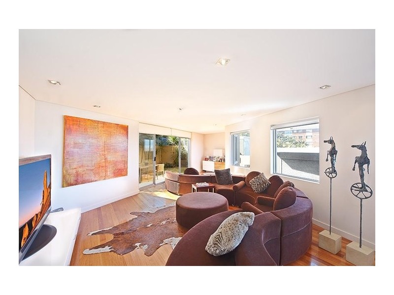 12 Wonderland Avenue, Tamarama NSW 2026