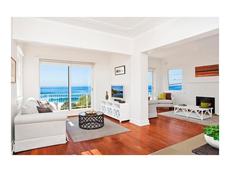 2/22 Gaerloch Avenue, Tamarama NSW 2026