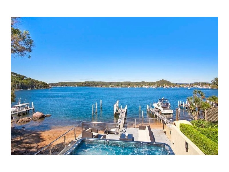 92 Daley Avenue, Daleys Point NSW 2257