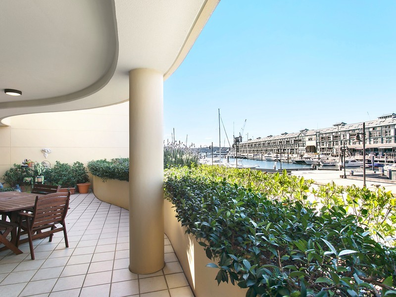 2/10 and Berth 2, Lincoln Crescent, Woolloomooloo NSW 2011