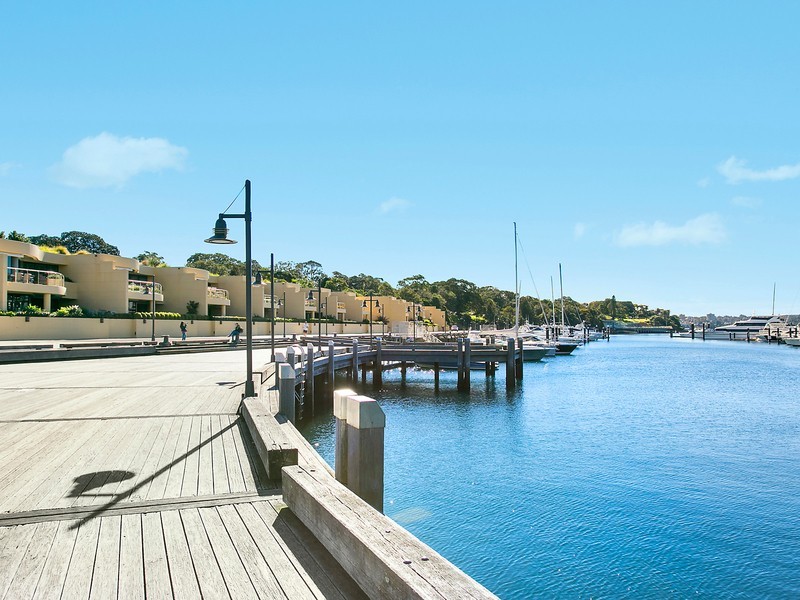 2/10 and Berth 2, Lincoln Crescent, Woolloomooloo NSW 2011