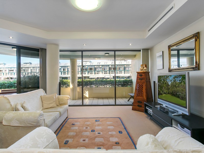 2/10 and Berth 2, Lincoln Crescent, Woolloomooloo NSW 2011