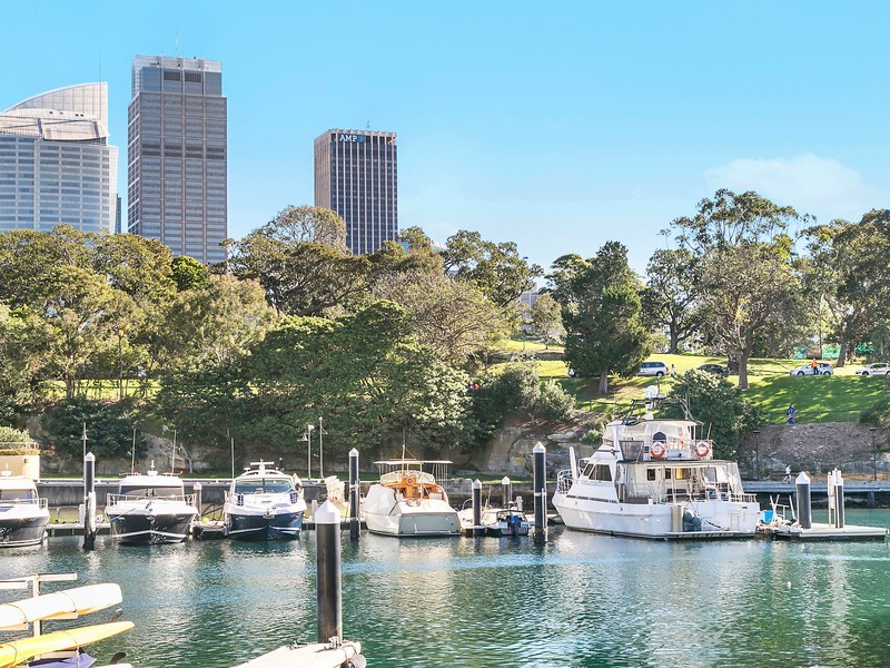 2/10 and Berth 2, Lincoln Crescent, Woolloomooloo NSW 2011