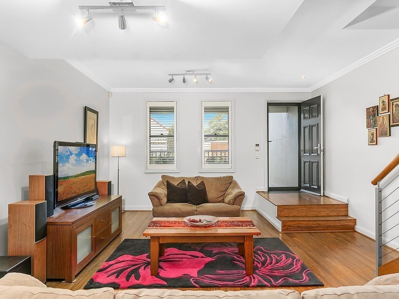 39 Crown Street, St Peters NSW 2044