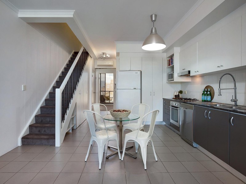 617/221 Sydney Park Road, Erskineville NSW 2043