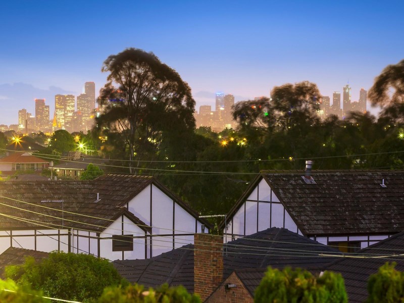 18 Gladhall Avenue, Thornbury VIC 3071