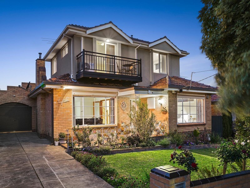 18 Gladhall Avenue, Thornbury VIC 3071