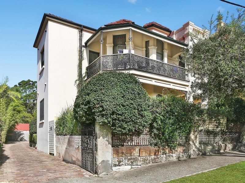 2/6 Council Street, Bondi Junction NSW 2022