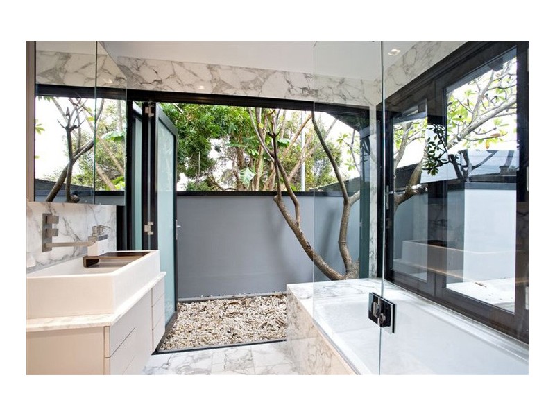 8 Glenayr Avenue, North Bondi NSW 2026