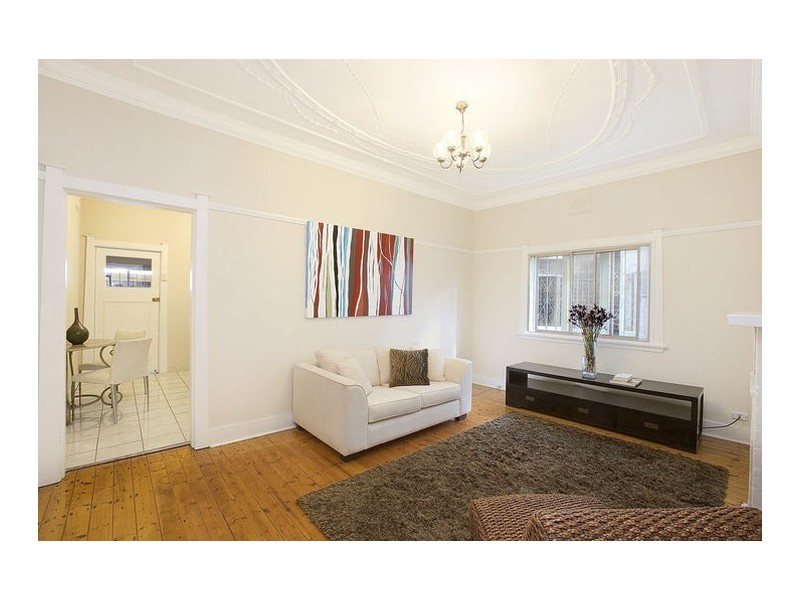 128 Unwins Bridge Road, St Peters NSW 2044