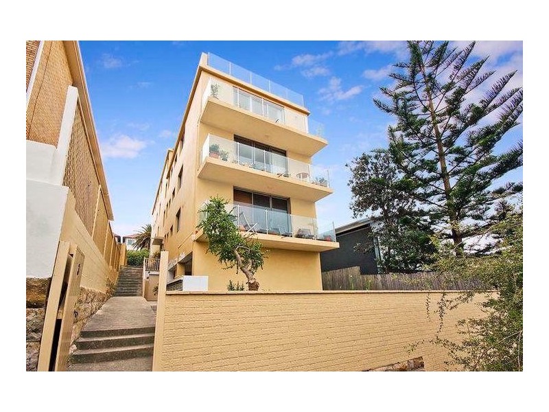 2/3  Carlisle Street, Tamarama NSW 2026