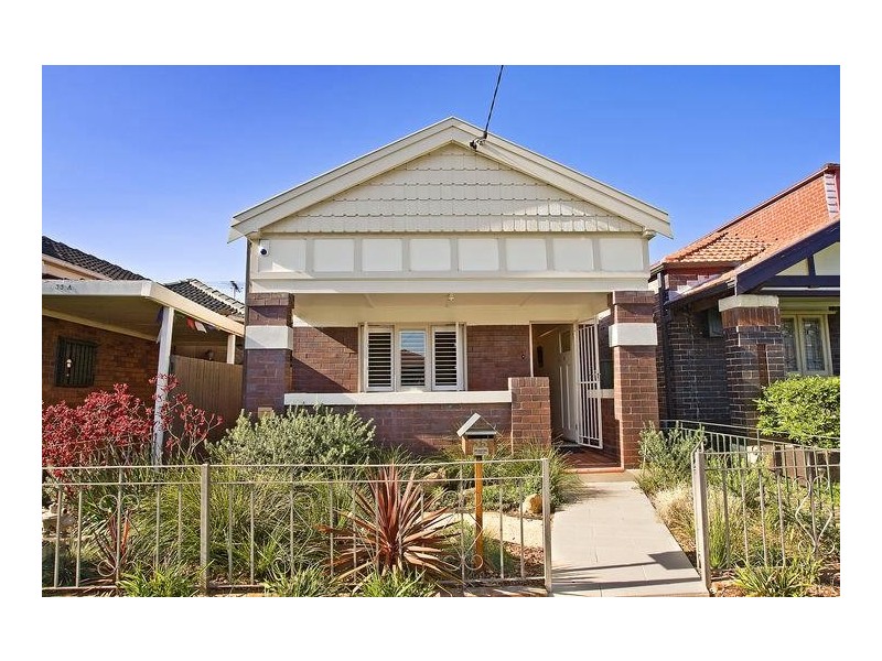 35 Robinson Street, Eastlakes NSW 2018