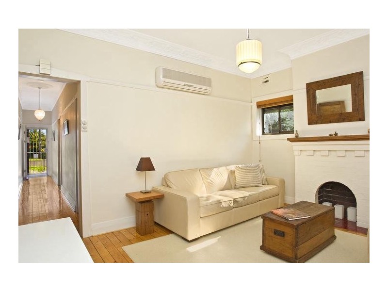 35 Robinson Street, Eastlakes NSW 2018