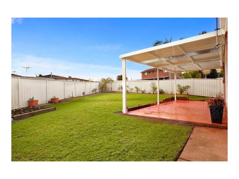 4 Mohave Place, Bossley Park NSW 2176