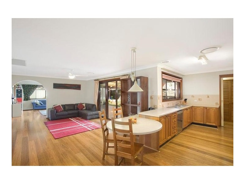 27 Wyena Road, Pendle Hill NSW 2145