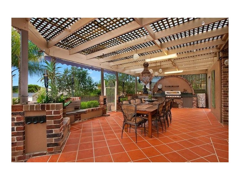 8 Begovich Crescent, Abbotsbury NSW 2176