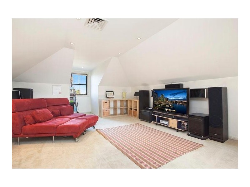 2B Hayes Avenue, Northmead NSW 2152