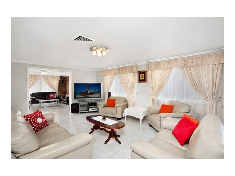 33 Mariner Crescent, Abbotsbury NSW 2176