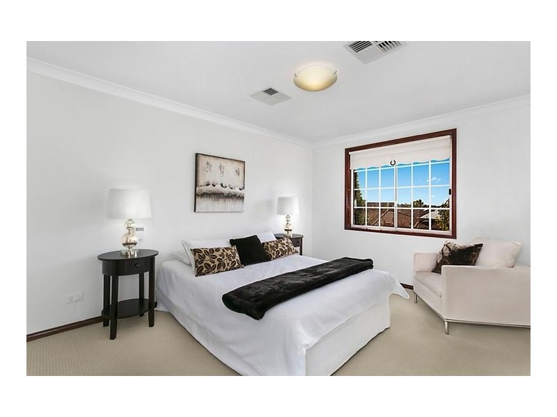 6 Nowland Place, Abbotsbury NSW 2176