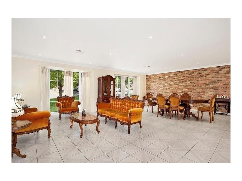 39 Driscoll Street, Abbotsbury NSW 2176