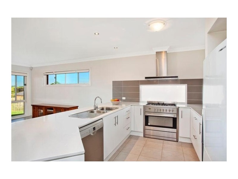 6 Pine Valley Crescent, Luddenham NSW 2745