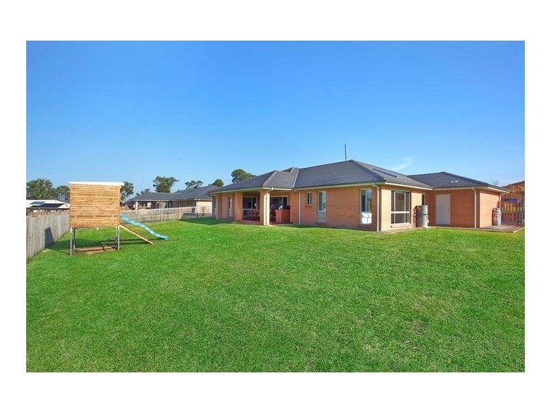 6 Pine Valley Crescent, Luddenham NSW 2745
