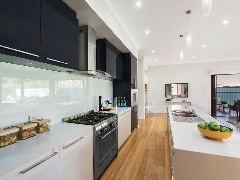 8 Maxwell Place, Abbotsbury NSW 2176