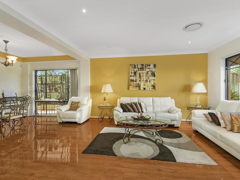 25 Kiernan Crescent, Abbotsbury NSW 2176