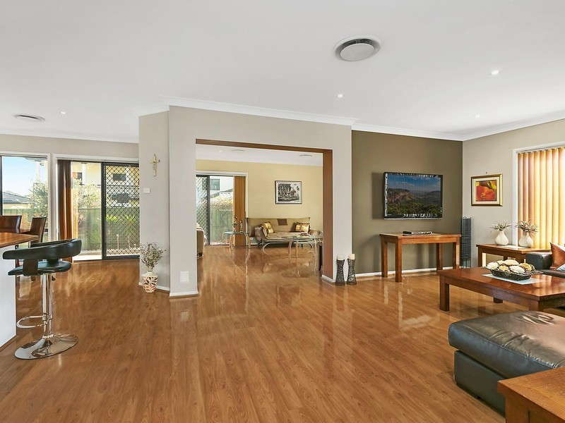 25 Kiernan Crescent, Abbotsbury NSW 2176