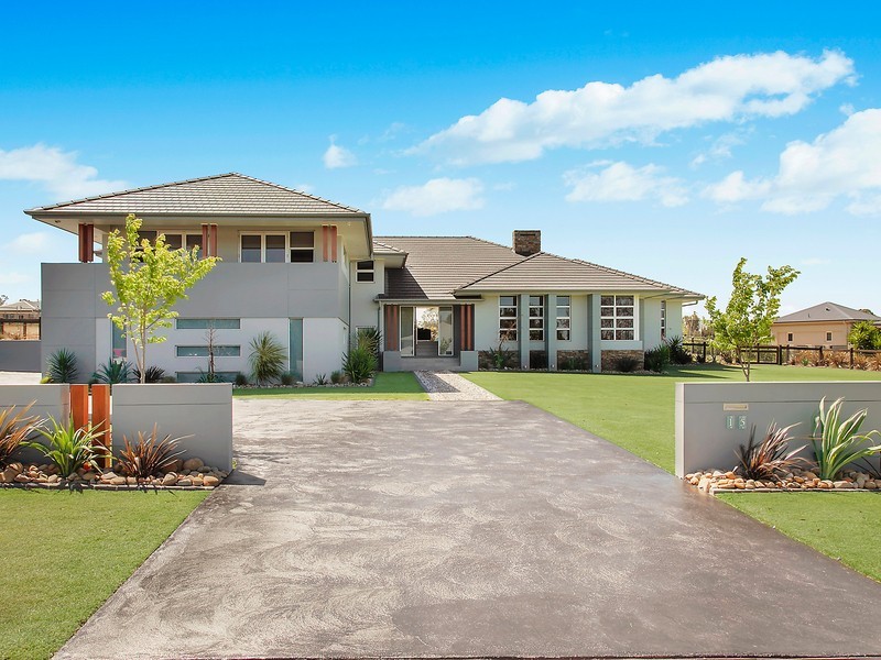 15 Portrush Crescent, Luddenham NSW 2745