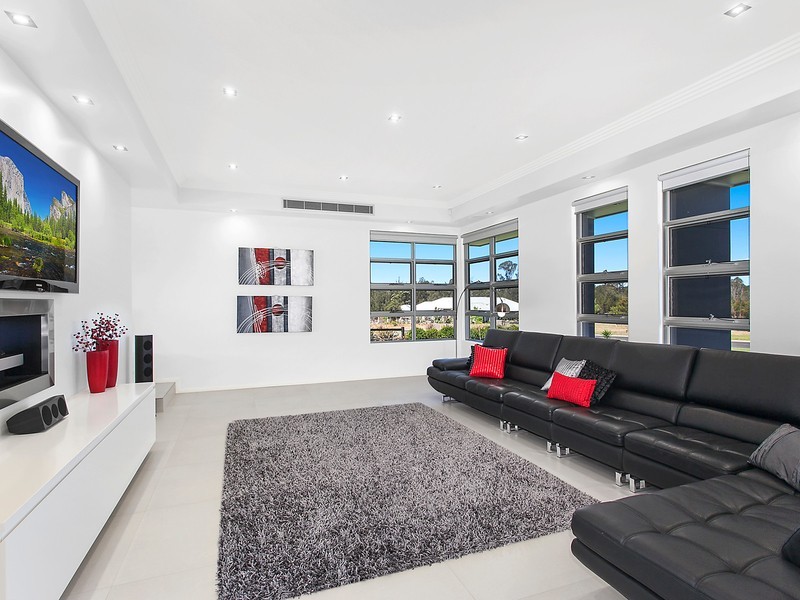 15 Portrush Crescent, Luddenham NSW 2745