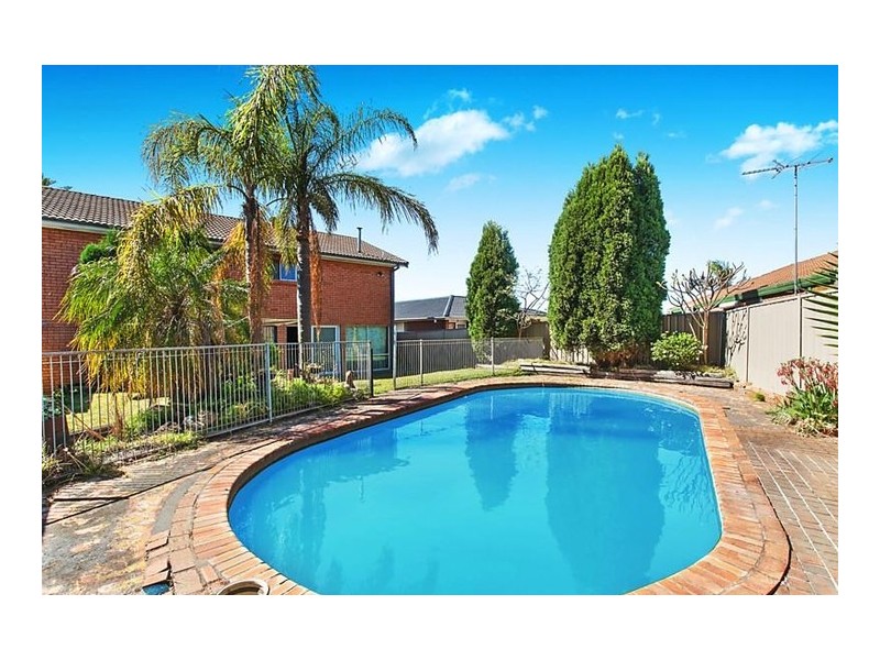 9 Dakota Drive, Bossley Park NSW 2176