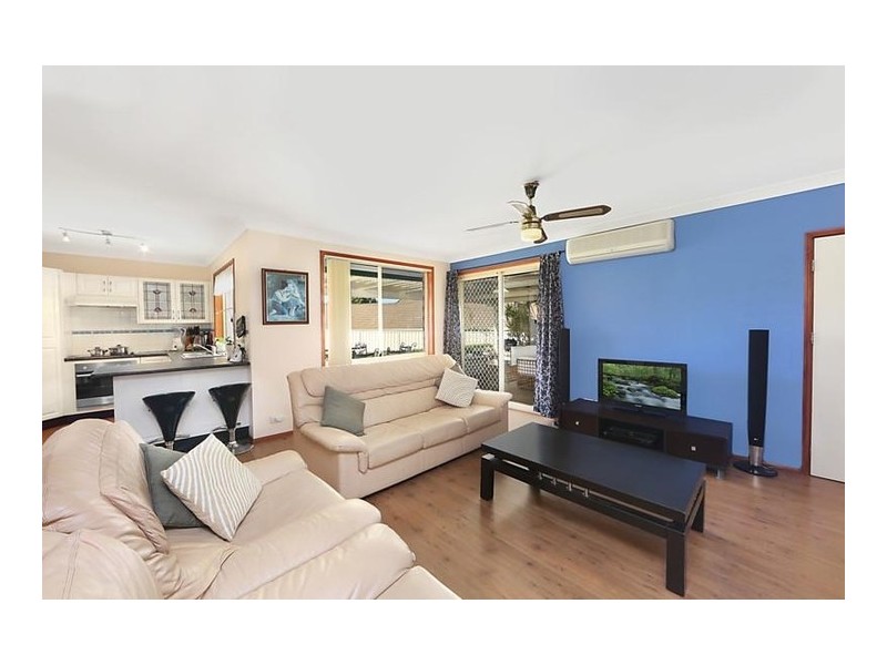 11 Woodlands Drive, Glenmore Park NSW 2745