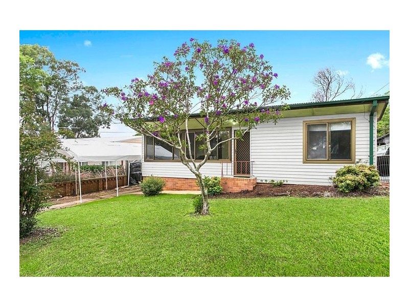 16 Noakes Parade, Lalor Park NSW 2147