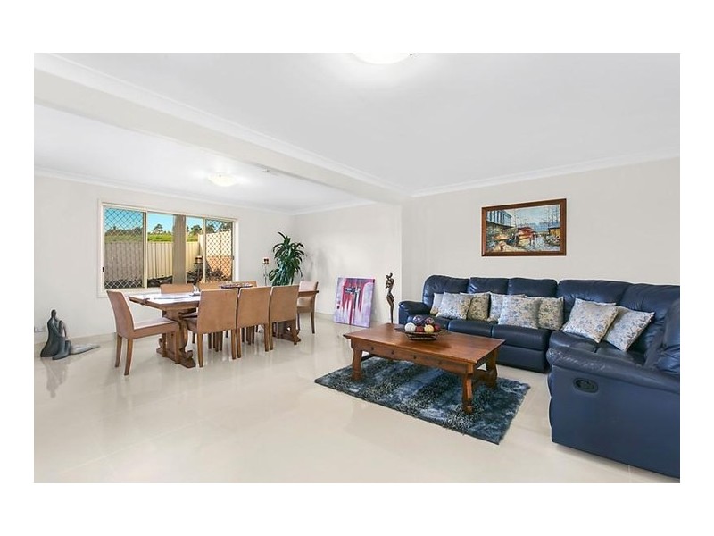 6 Comin Place, Abbotsbury NSW 2176